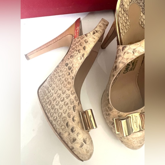 Salvatore Ferragamo Solidea Python Size 6 1/2 - Picture 2 of 11